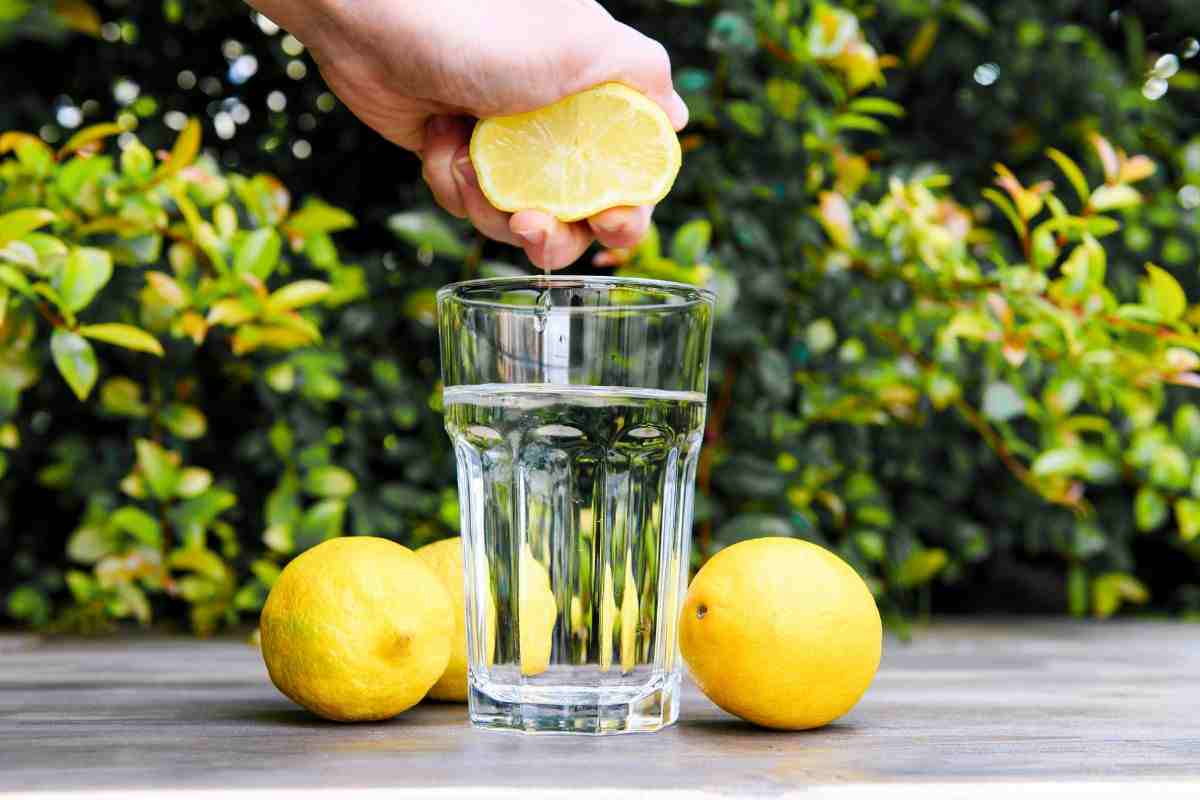 Quando consumare acqua e limone